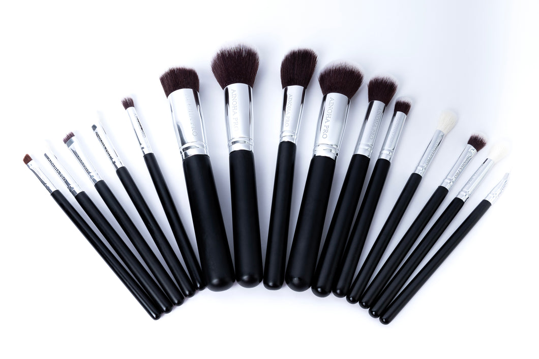 Ainoha Pro Brush Collection